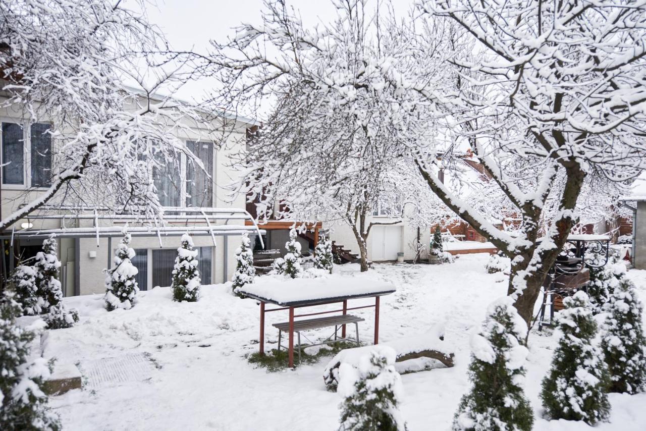 Apartamento Квартира Для Вас! Вул. Голинського, 8! Leópolis Exterior foto