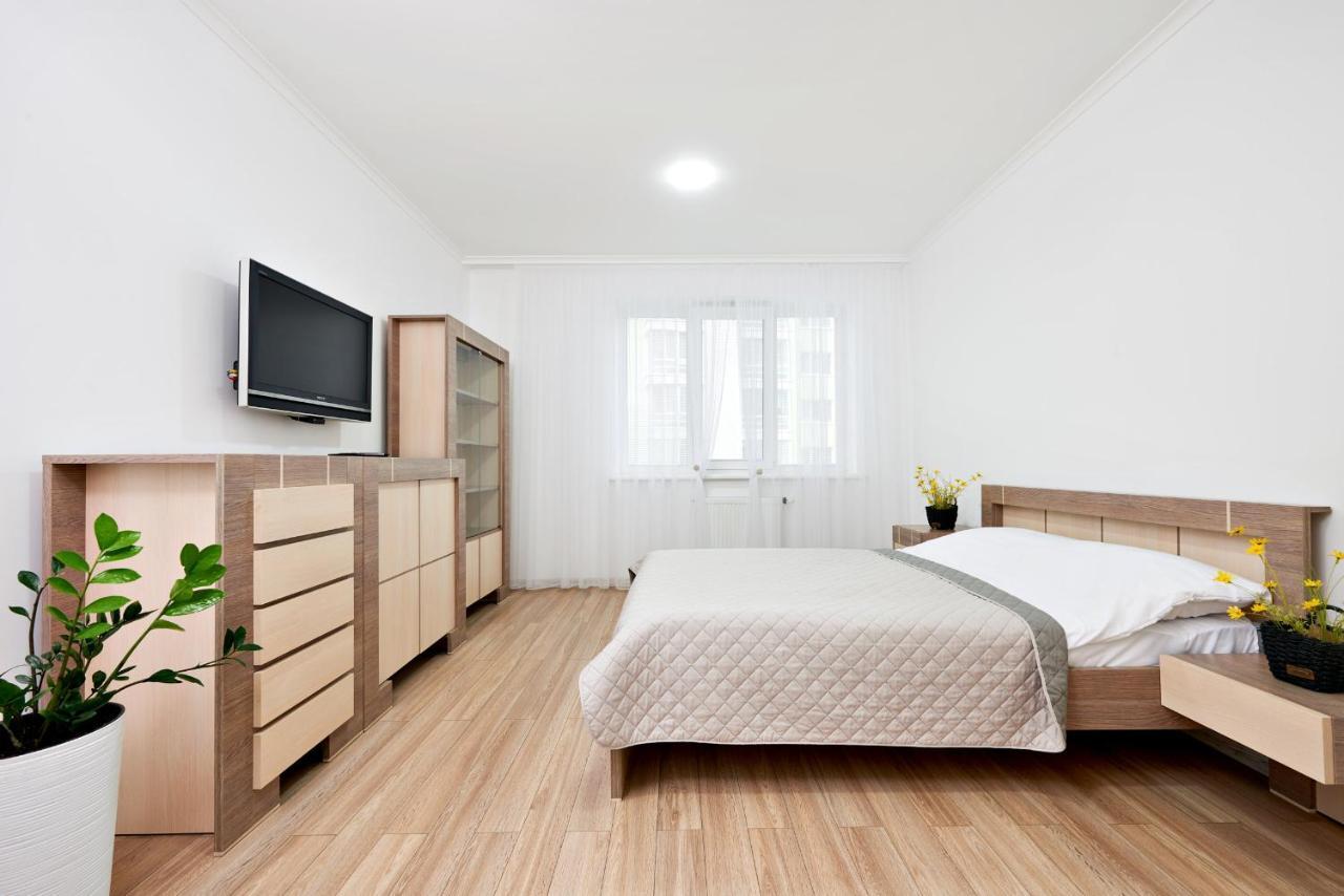 Apartamento Квартира Для Вас! Вул. Голинського, 8! Leópolis Exterior foto