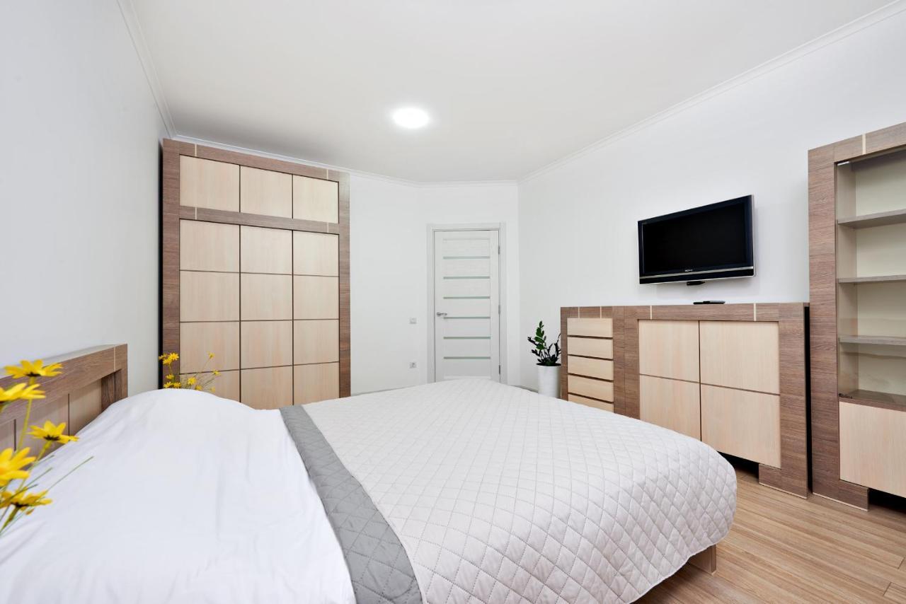 Apartamento Квартира Для Вас! Вул. Голинського, 8! Leópolis Exterior foto