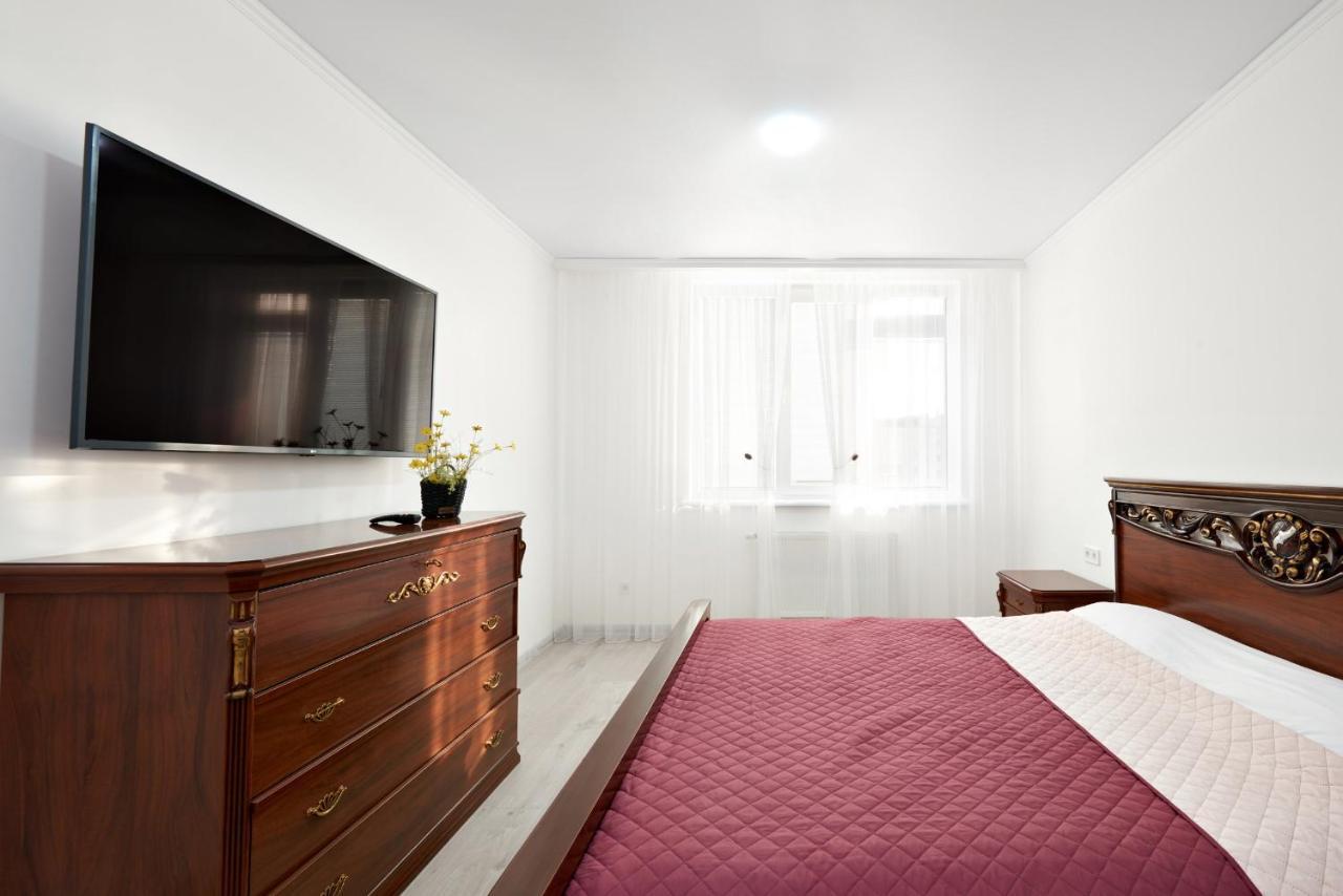 Apartamento Квартира Для Вас! Вул. Голинського, 8! Leópolis Exterior foto