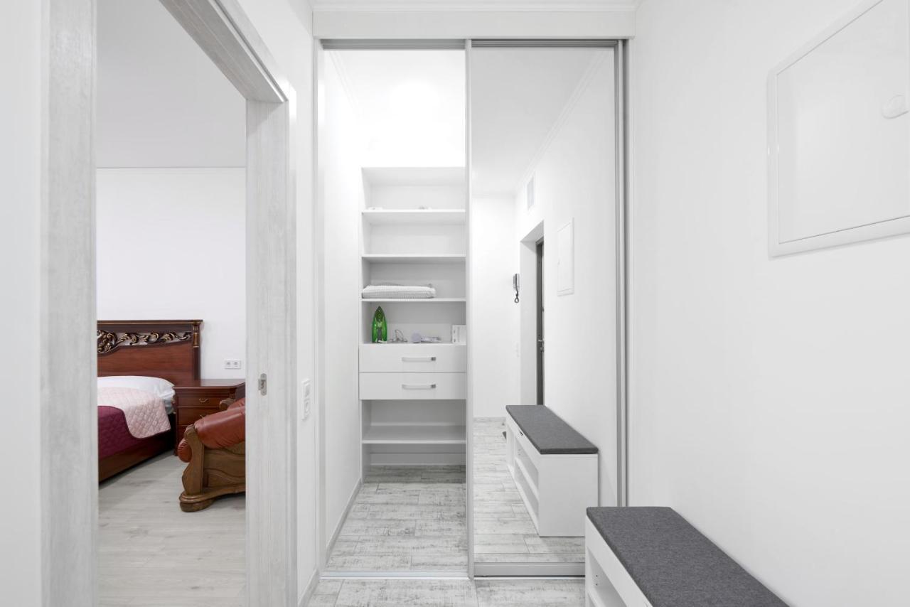 Apartamento Квартира Для Вас! Вул. Голинського, 8! Leópolis Exterior foto