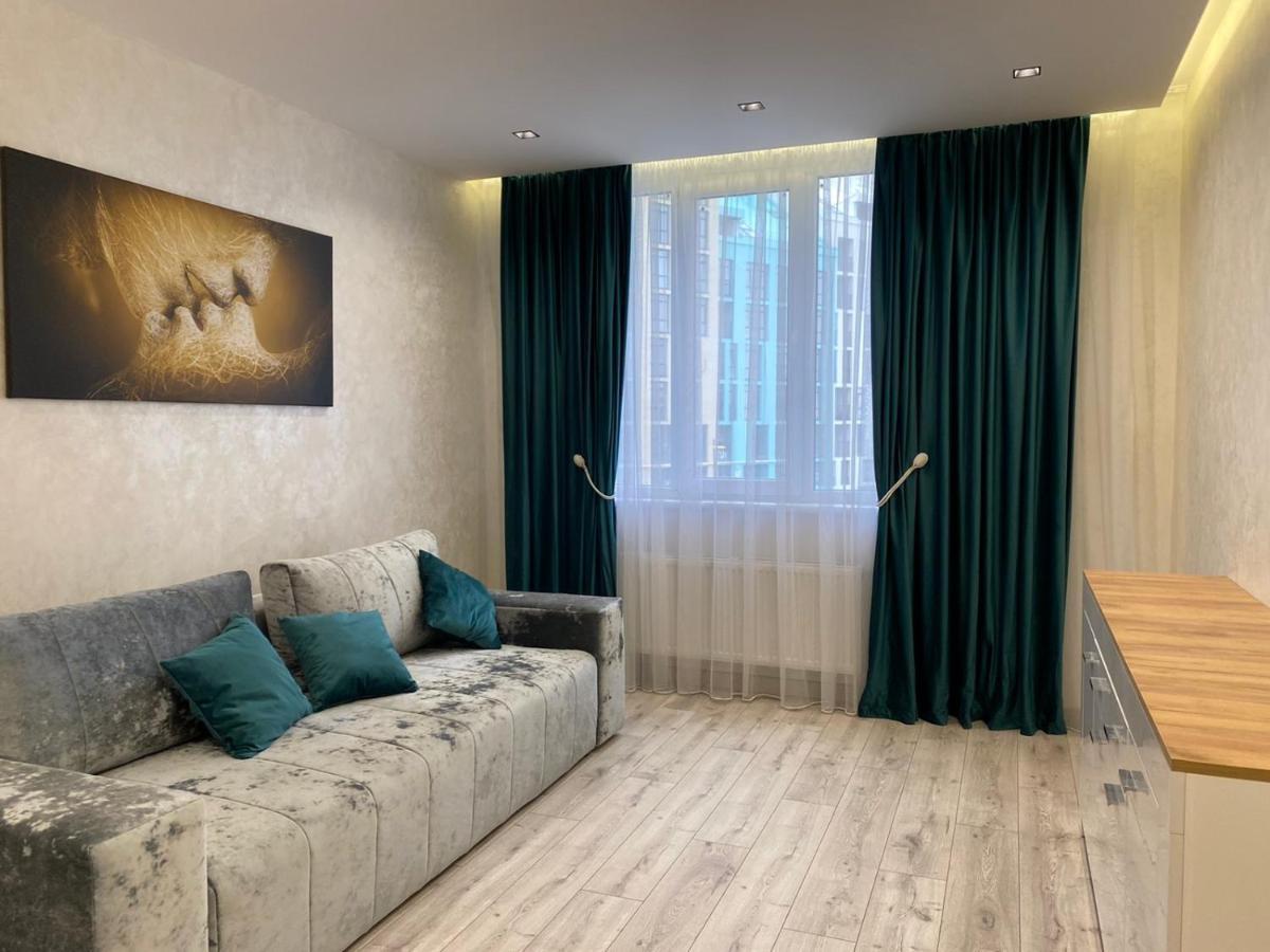 Apartamento Квартира Для Вас! Вул. Голинського, 8! Leópolis Exterior foto
