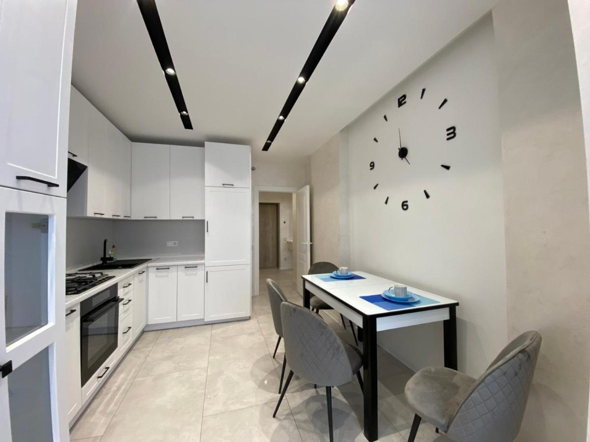 Apartamento Квартира Для Вас! Вул. Голинського, 8! Leópolis Exterior foto
