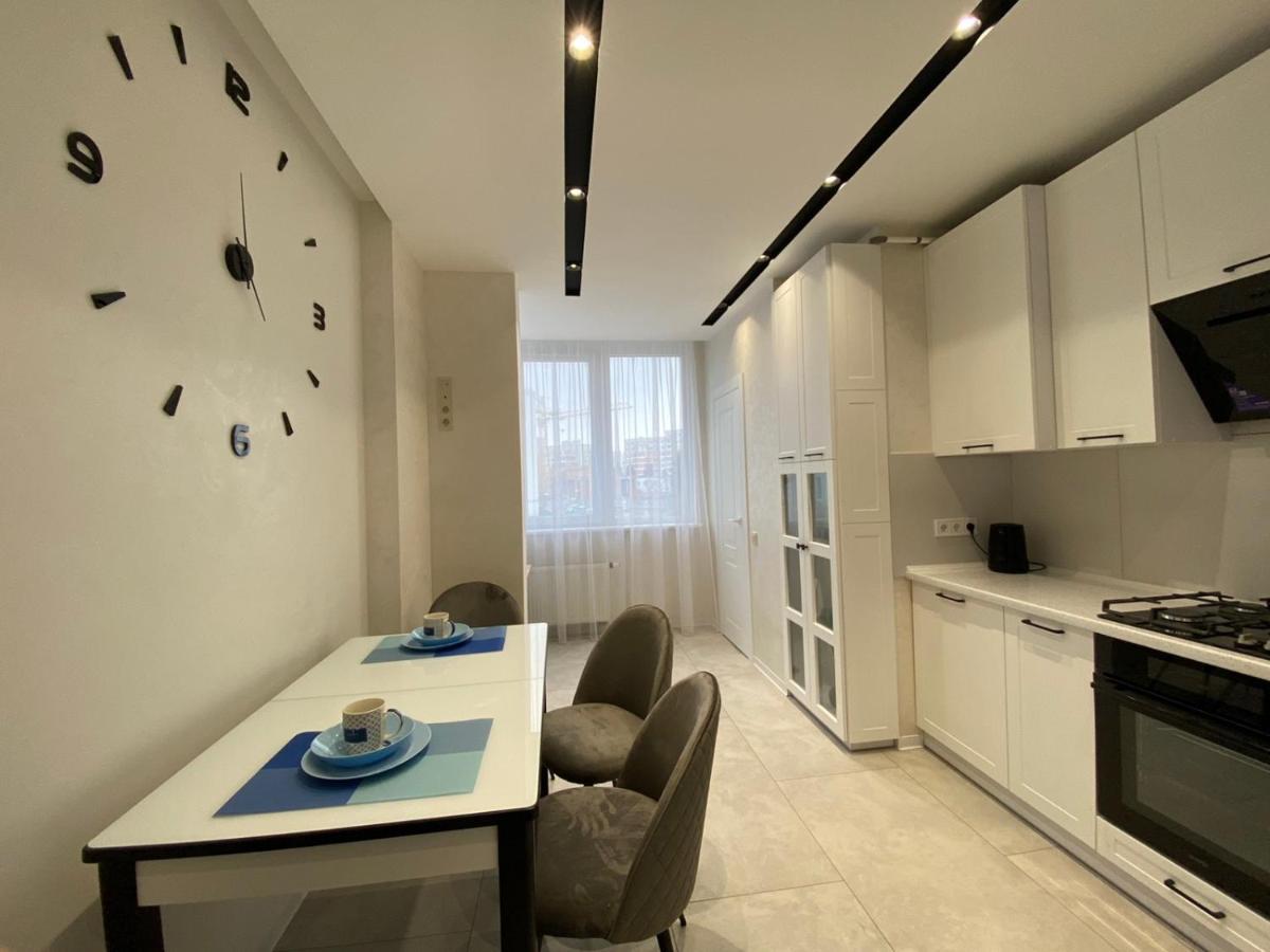 Apartamento Квартира Для Вас! Вул. Голинського, 8! Leópolis Exterior foto