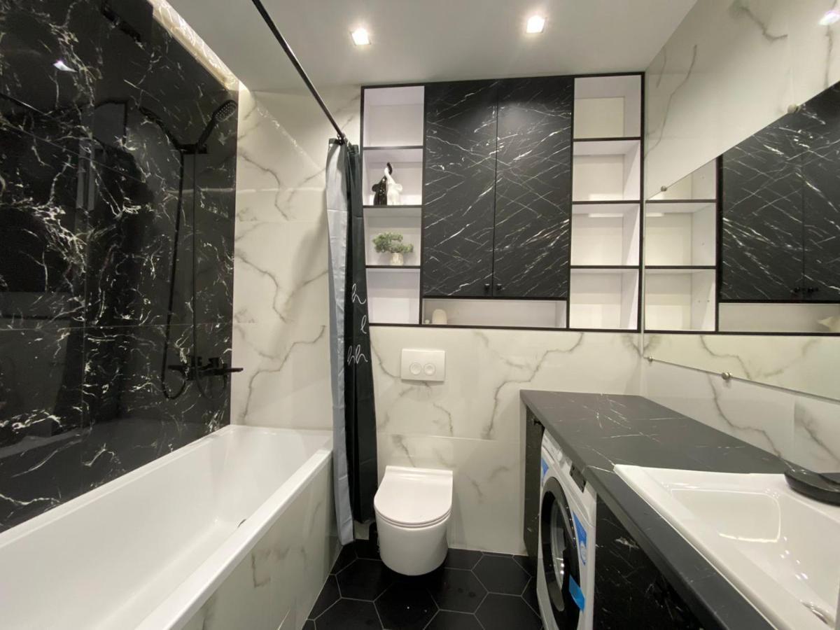 Apartamento Квартира Для Вас! Вул. Голинського, 8! Leópolis Exterior foto