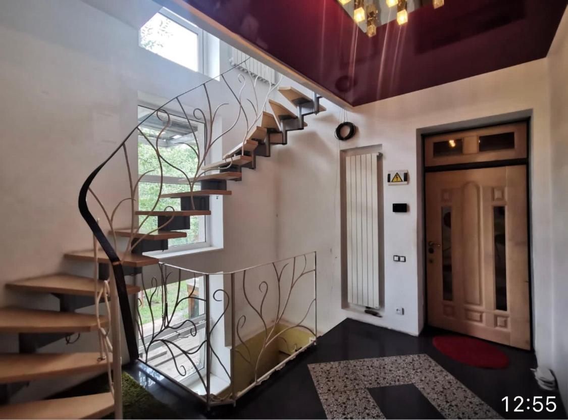 Apartamento Квартира Для Вас! Вул. Голинського, 8! Leópolis Exterior foto